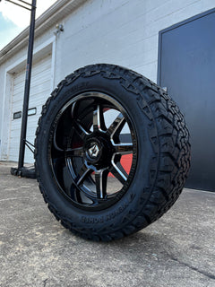 20x10 8x6.5 Gear 762BM Pivot wheels and 33x12.50 Venom XT tires