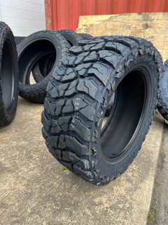 285/70R17E      VENOM SWAMPTHING X-M/T LRE 19279